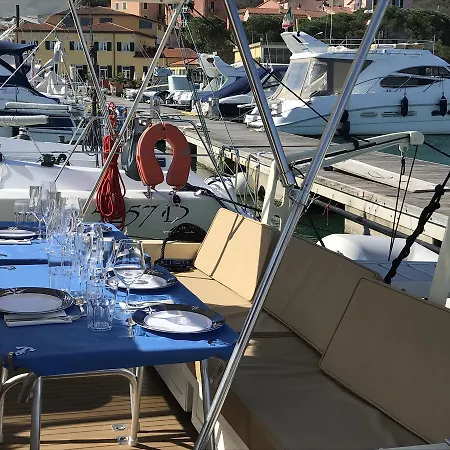 Hellocinqueterre Botel Fezzano (Liguria)