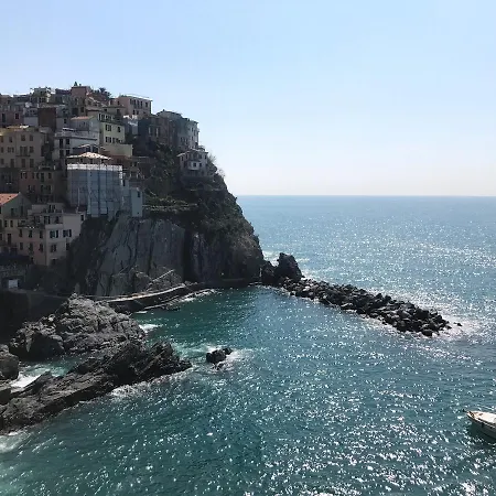 Hellocinqueterre Tekne Fezzano (Liguria)